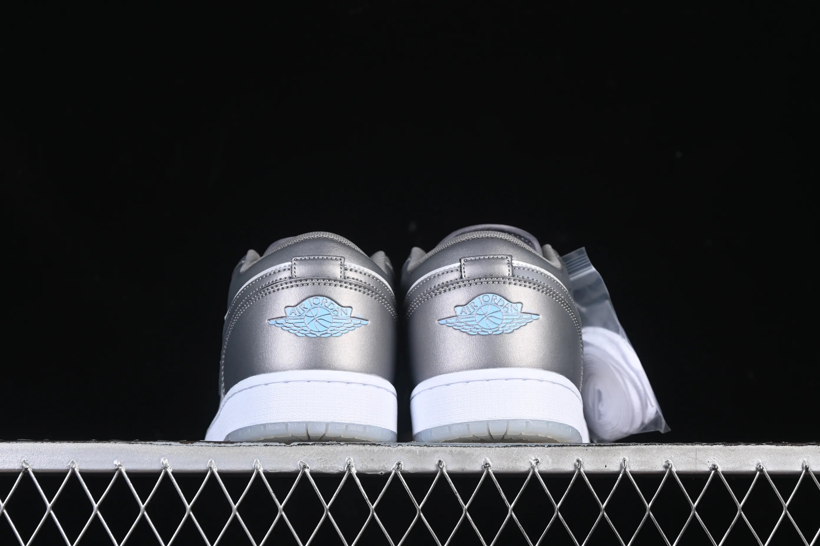 All Categories Air Jordan Jordan Series Basketball Shoes Air Jordan 1 Low Air Jordan 1 Low AJ1 Joe 1 Space Silver Retro Culture Leisure Sports Shoes HV4398-014